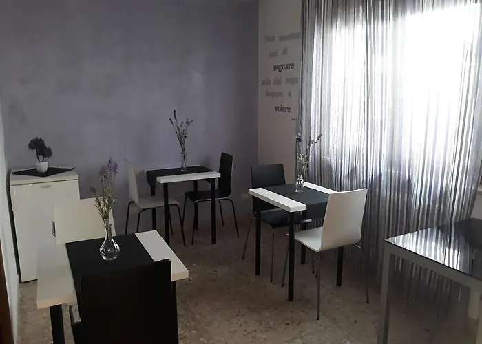 Alojamento de Acomodação e Pequeno-almoço Elena Montesilvano Marina